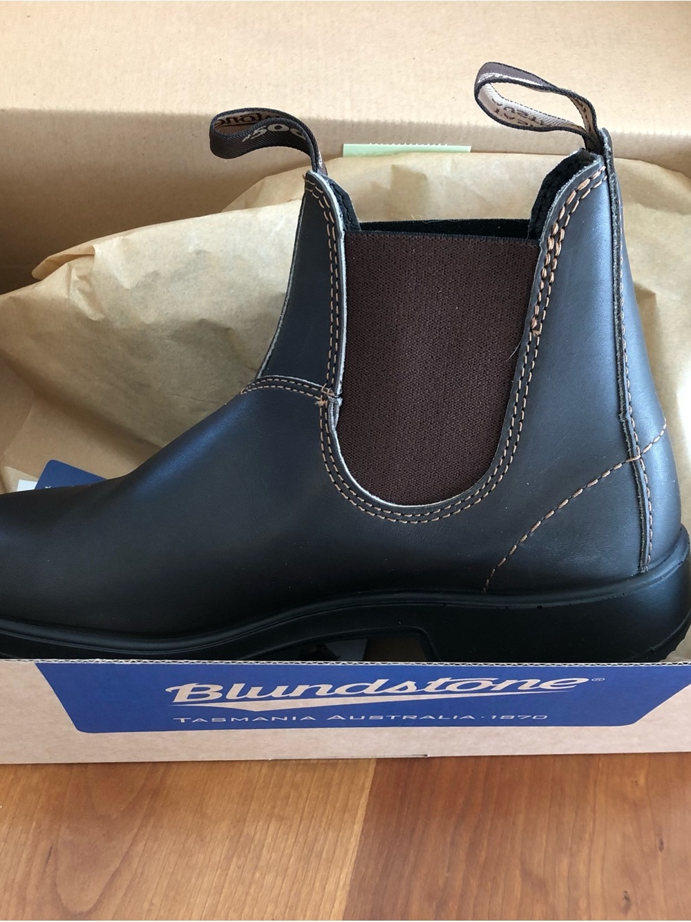 NWT Blundstone Women's Chelsea Ankle Boots in Dark Brown
